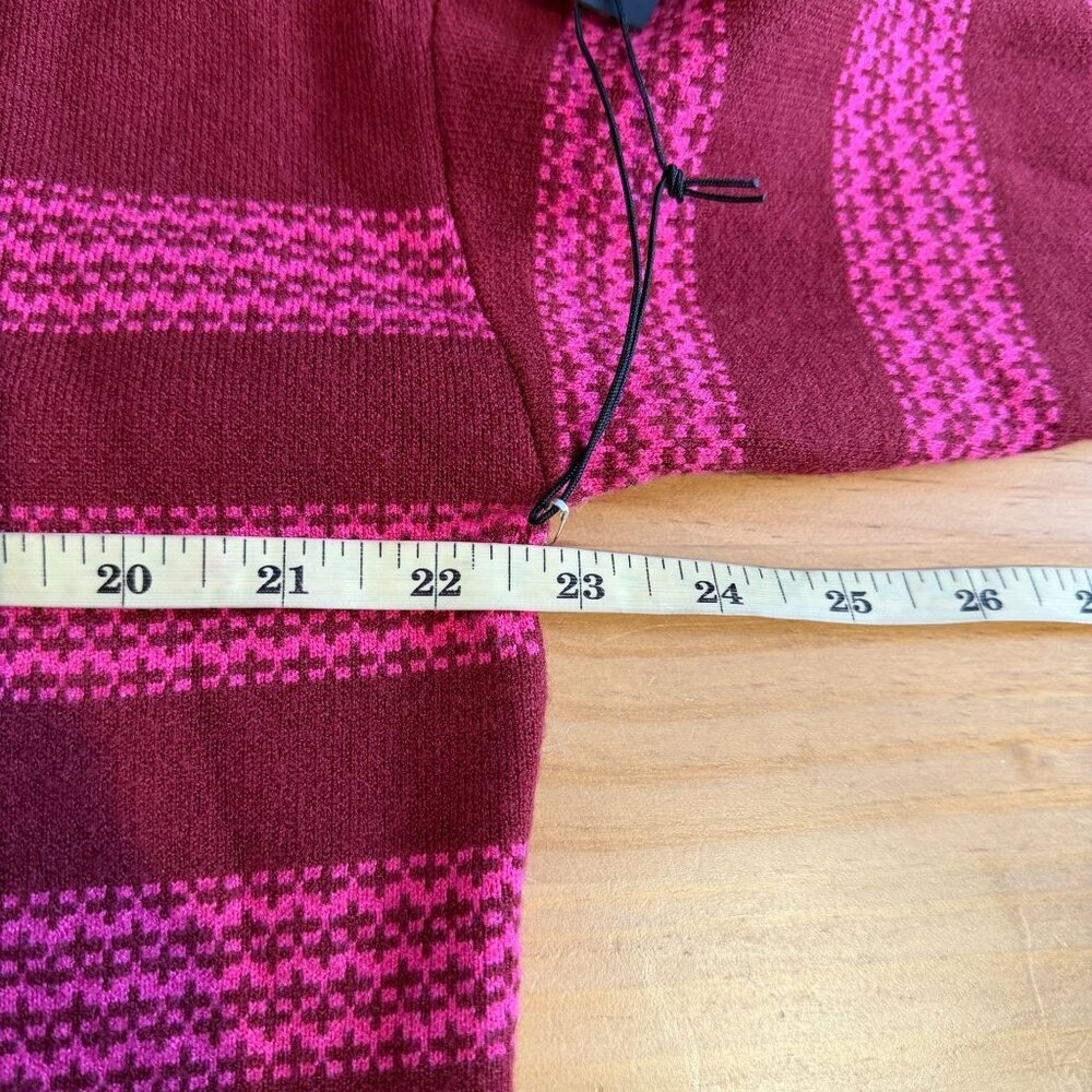 65.Tahari Tunnel Neck Sweater XL - Staight Leg Jean XL Outfit SET Red Denim Blue - Picture 14 of 15